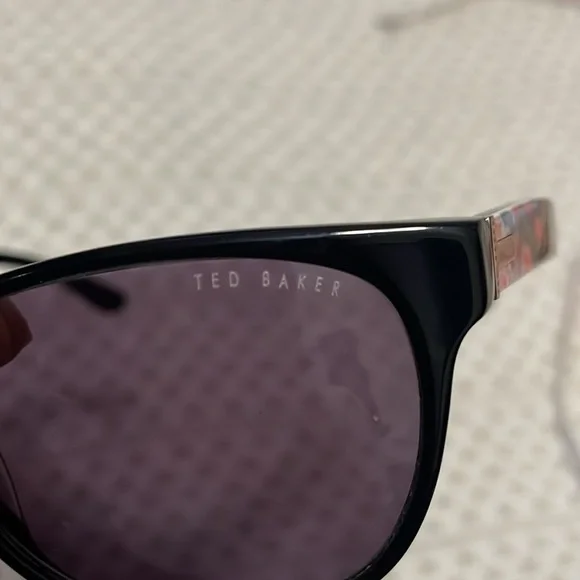 Ted Baker Sunglasses - Picture 7 of 9